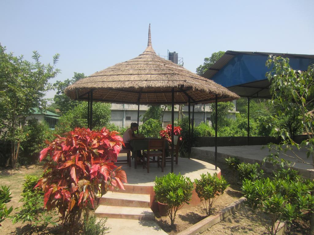 Eco Adventure Resort Sauraha Buitenkant foto